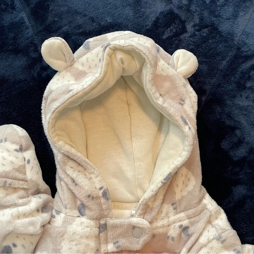 Carter’s 6M Snowsuit Gray w/ Lamb Print, Hood w/ Ears‎